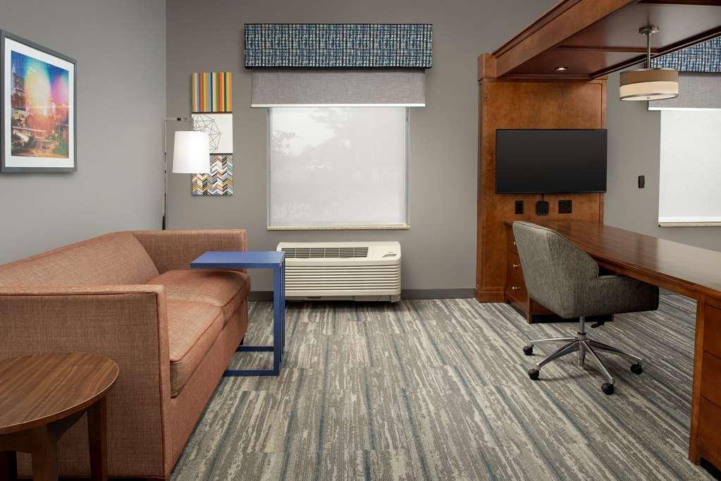 Hampton Inn & Suites Holly Springs Room photo