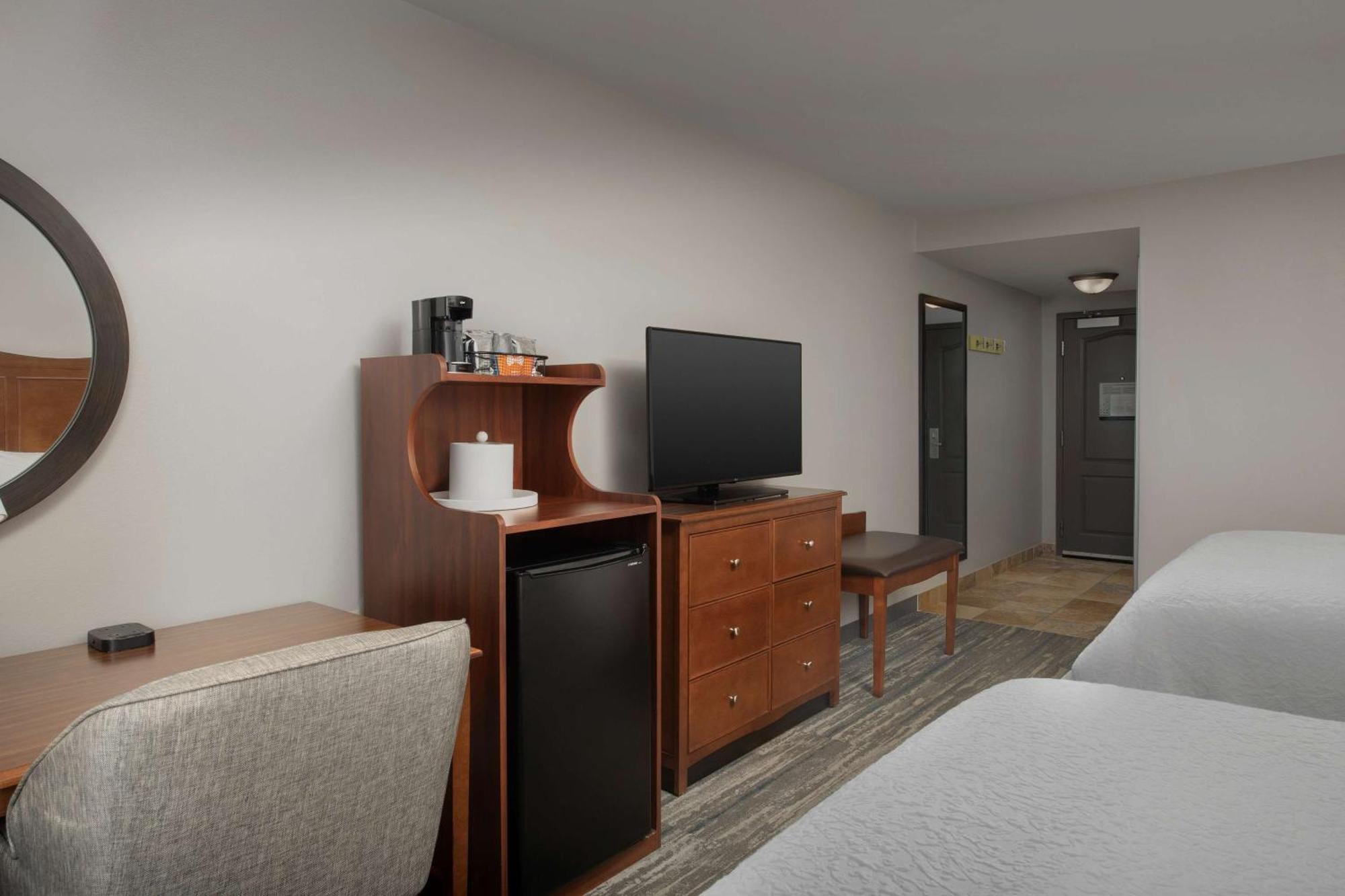 Hampton Inn & Suites Holly Springs Exterior photo