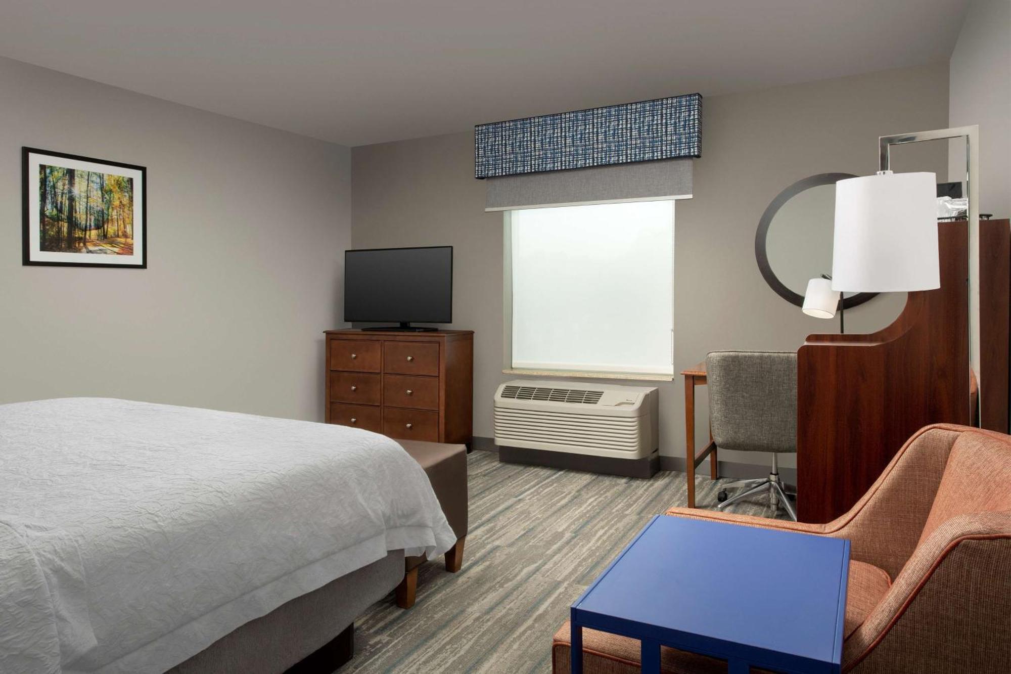 Hampton Inn & Suites Holly Springs Exterior photo