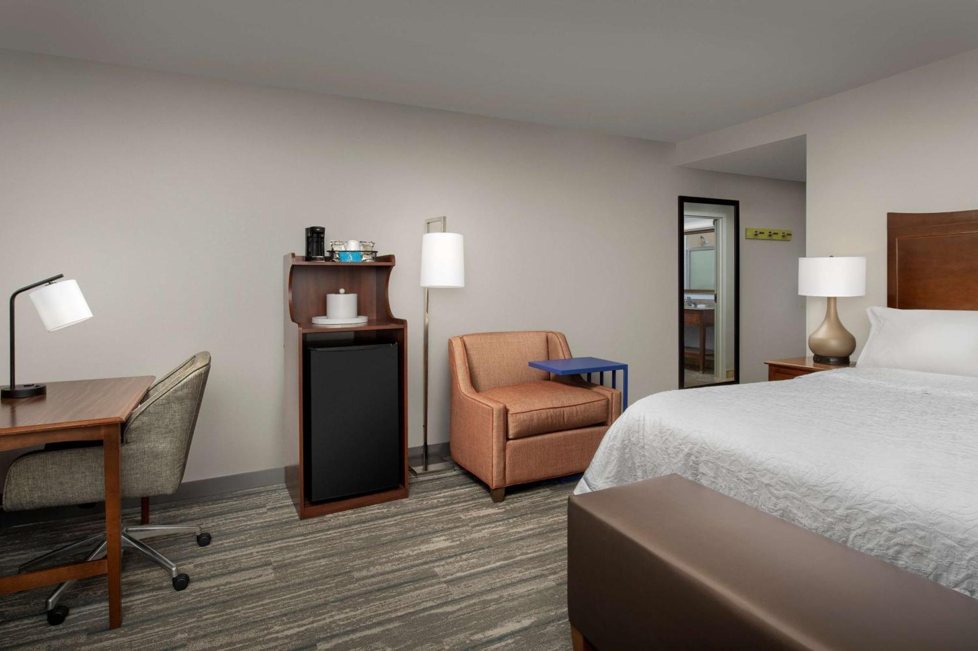 Hampton Inn & Suites Holly Springs Exterior photo