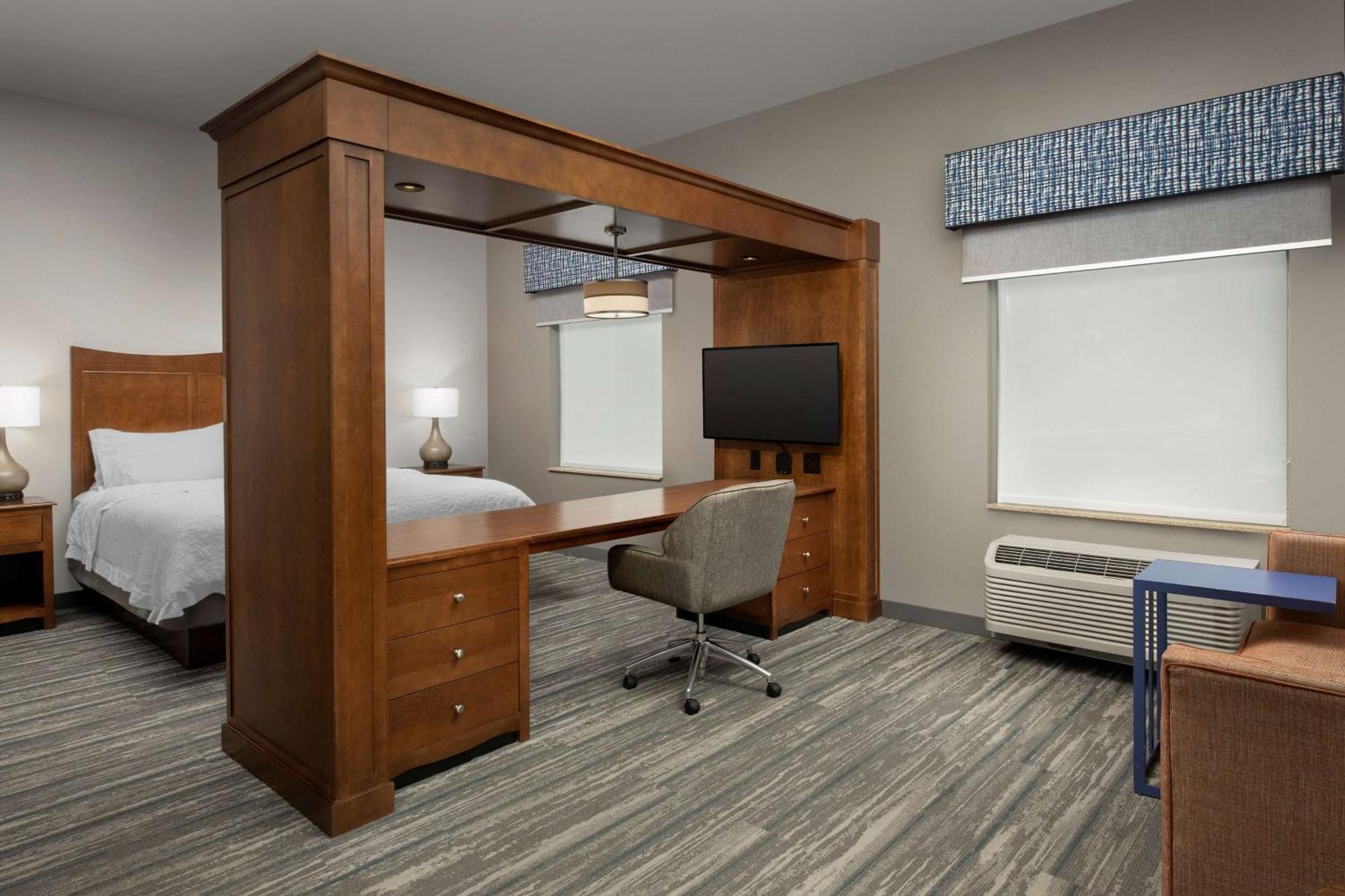 Hampton Inn & Suites Holly Springs Exterior photo
