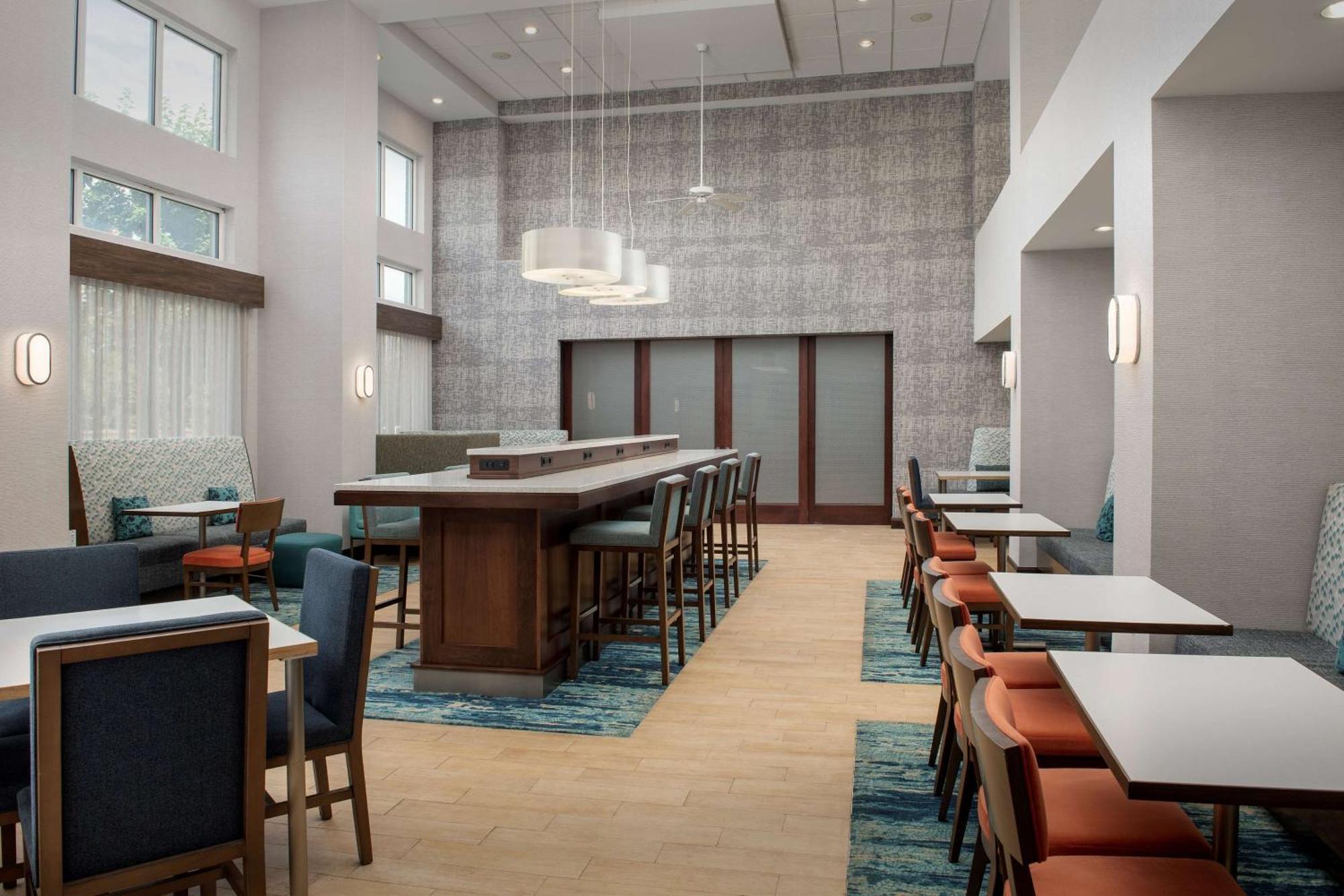 Hampton Inn & Suites Holly Springs Exterior photo