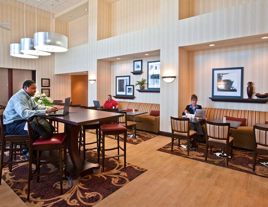 Hampton Inn & Suites Holly Springs Restaurant photo