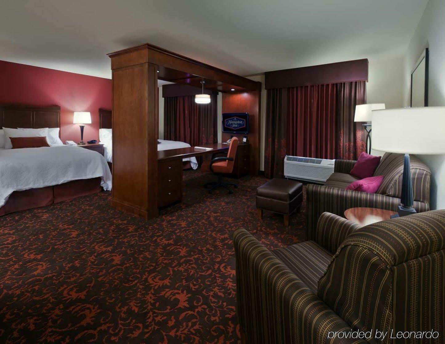 Hampton Inn & Suites Holly Springs Exterior photo