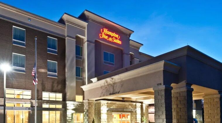 Hampton Inn & Suites Holly Springs Exterior photo
